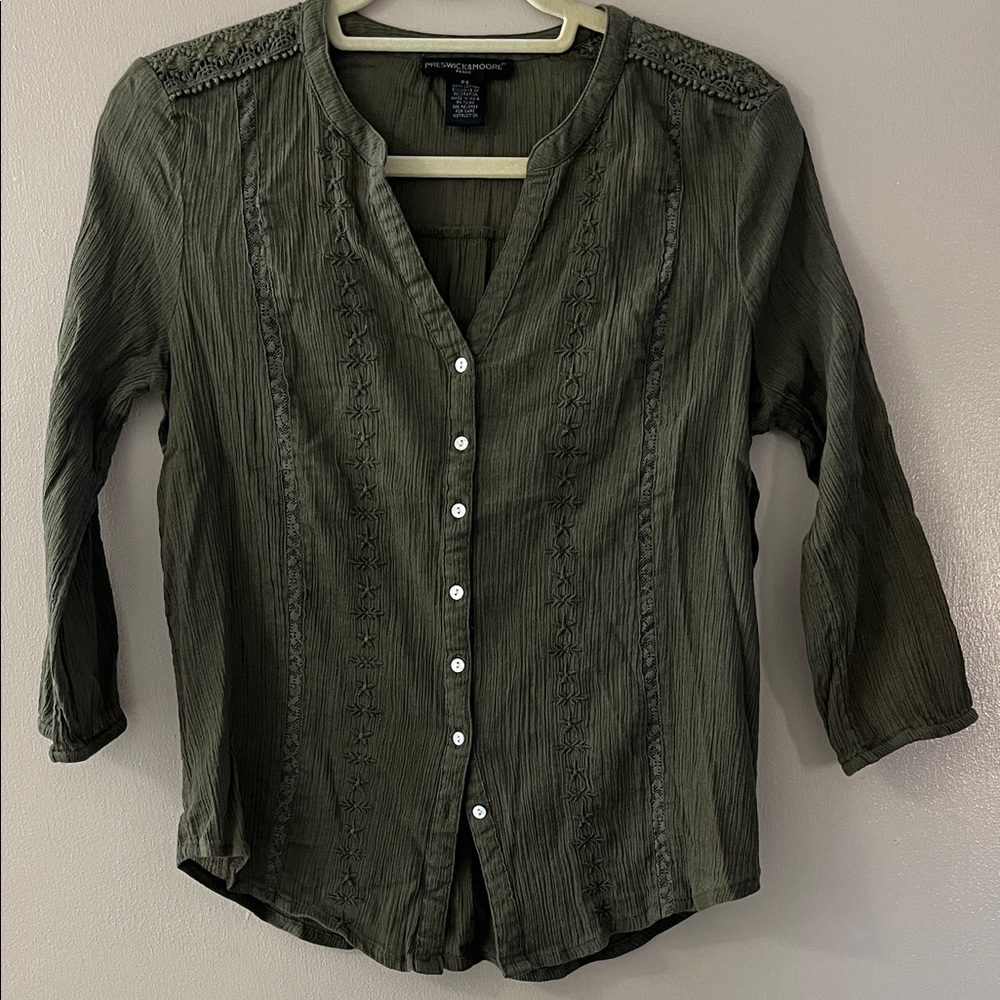 Preswick & Moore Petites. Dark Green Blouse. Ps. LOTS of details. 100%cotton. EC